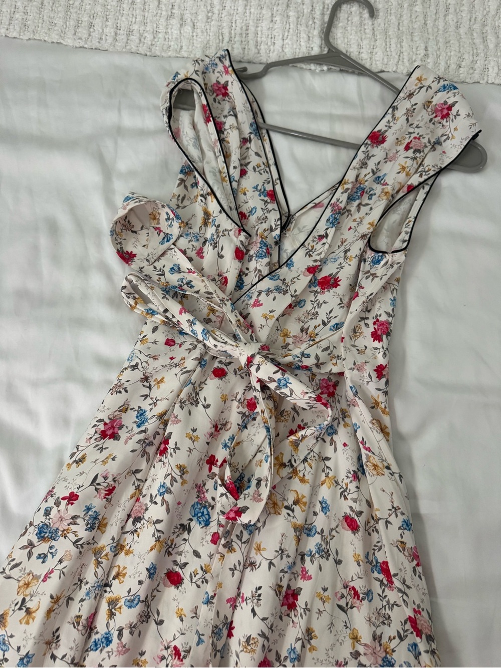 NWOT DOEN Floral Tie-Waist Short Dress